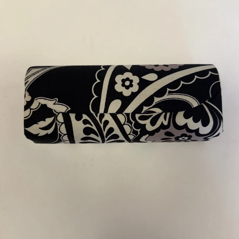 NWOT Vera Bradley Black and White Midnight Paisley Optical Glasses Case